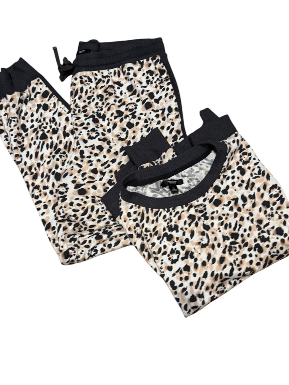 Simply Vera Vera Wang women’s  Leopard-Print jogger  Set - Black Trim